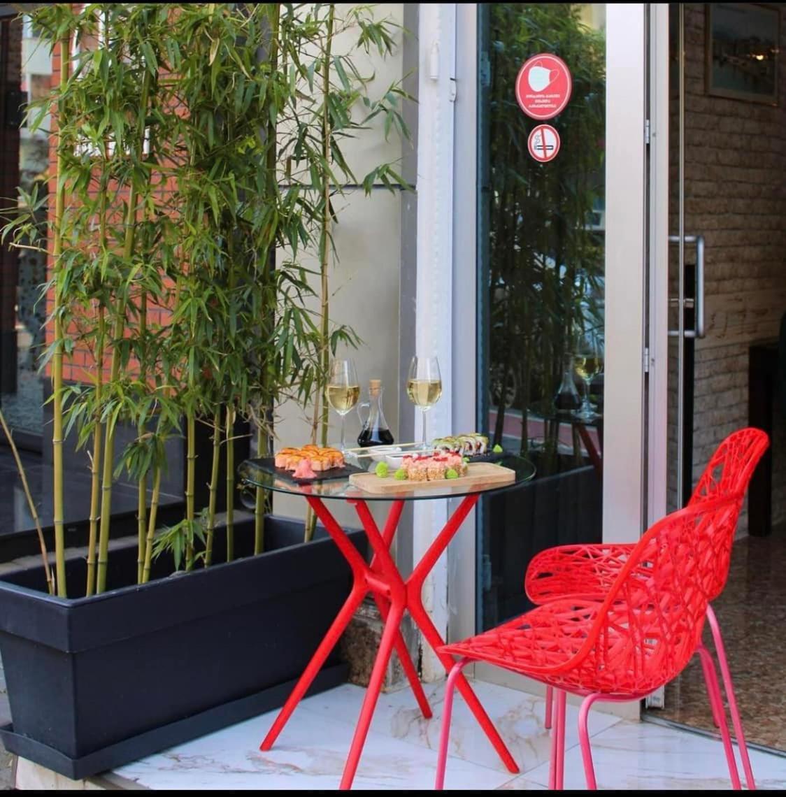 Aura Boutique Hotel บาทูมิ ภายนอก รูปภาพ