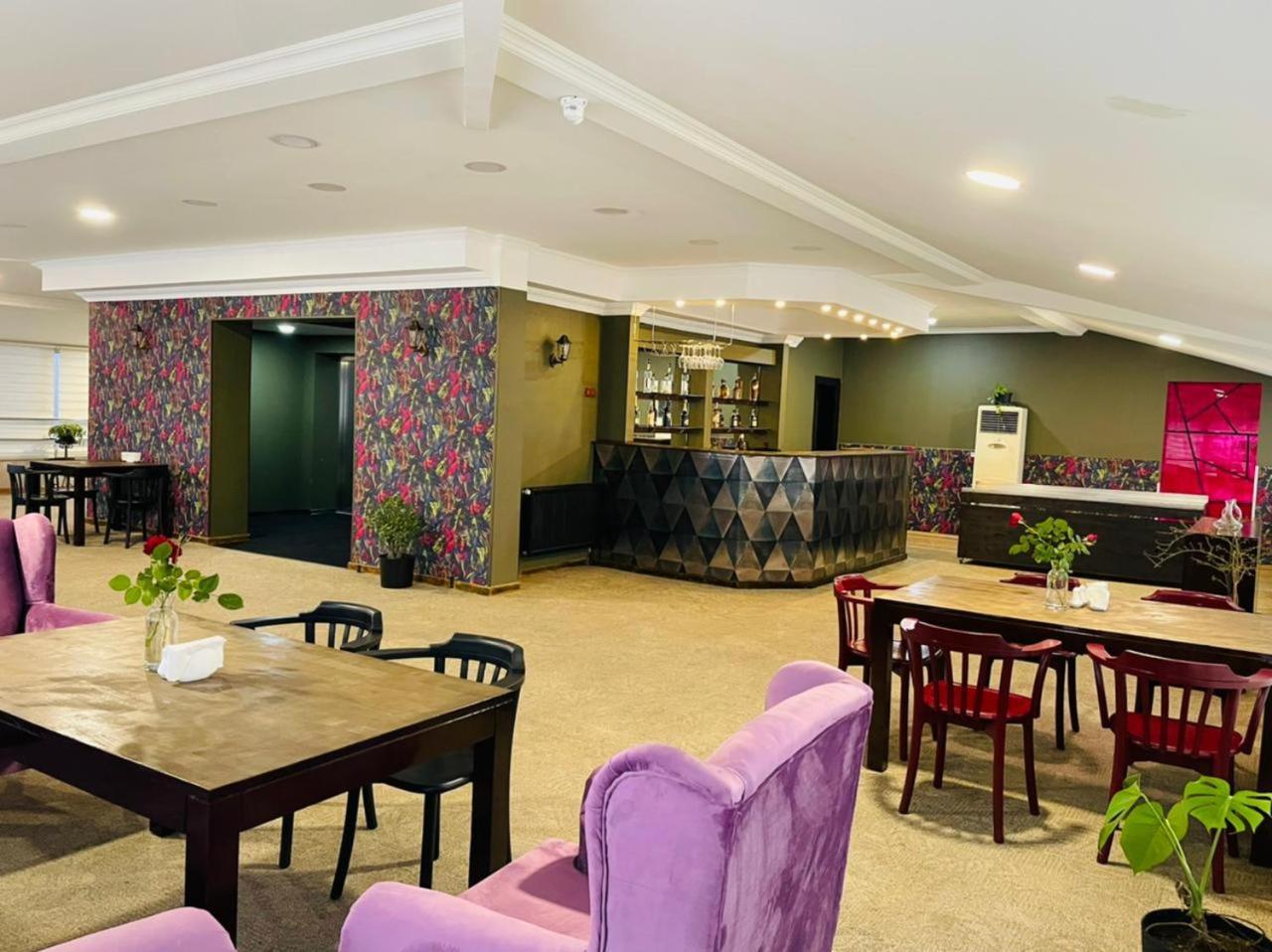 Aura Boutique Hotel บาทูมิ ภายนอก รูปภาพ